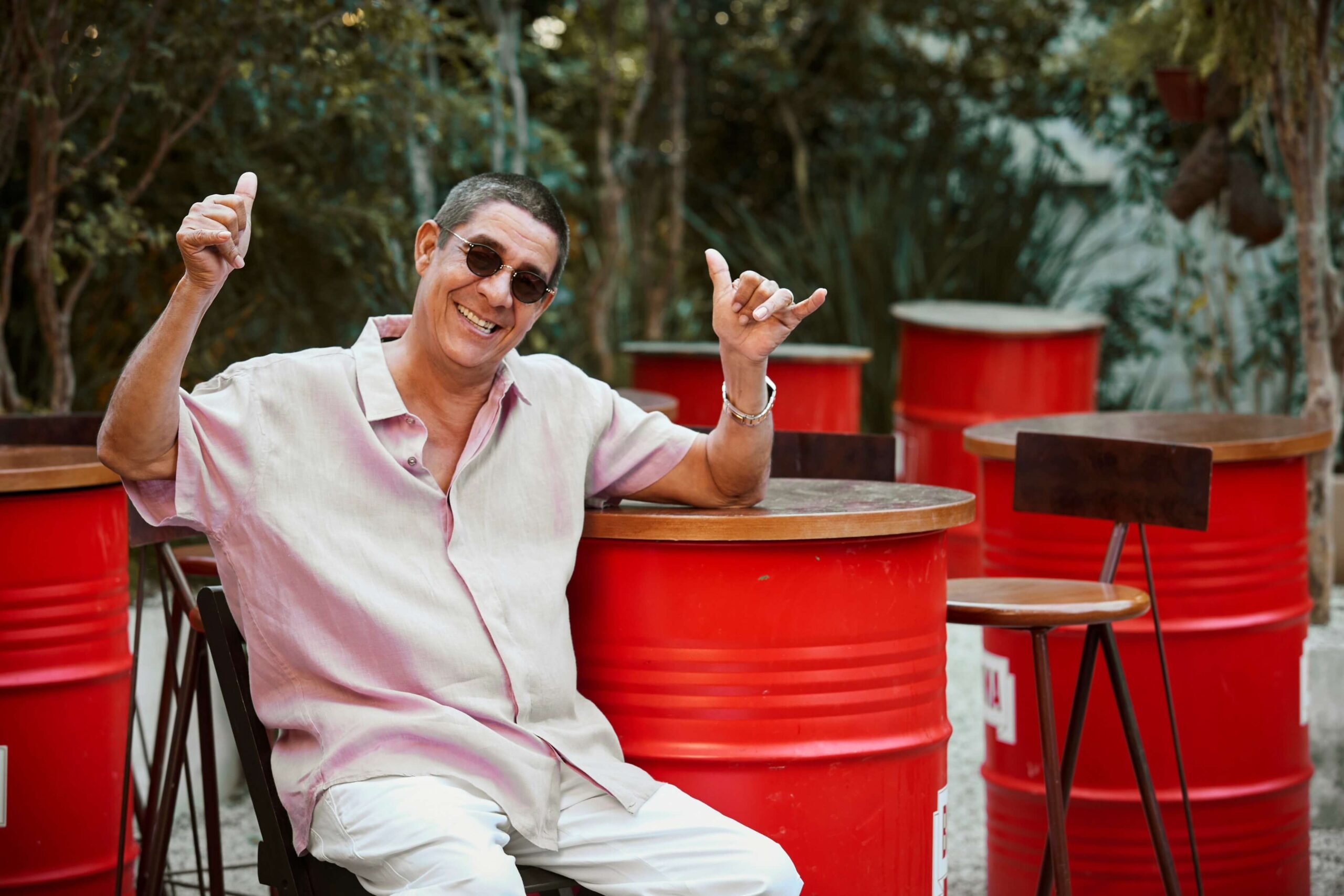 Zeca Pagodinho celebra os 80 anos do Sesc com show gratuito na Baixada